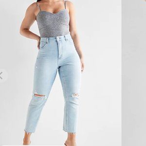 Express Curvy Super High Waisted Ripped Mom Jeans Size 4 Light Wash NWT